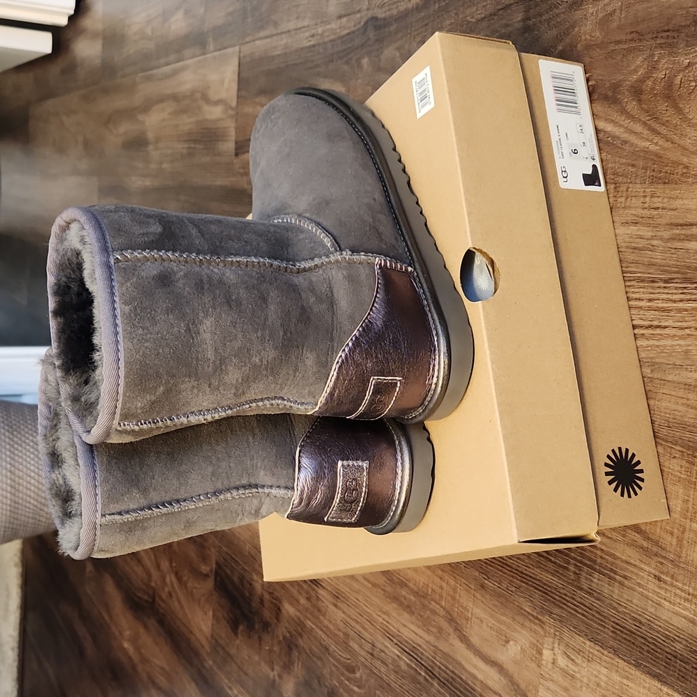 Ugg kids classic II shine in charcoal